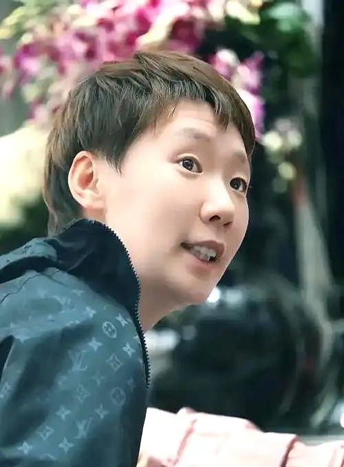 亚博-JackeyLove在热火比赛中刷新纪录,持续失利引发热议!全场沸腾不已-亚博