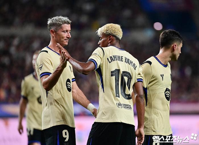 Yabo Sports-晋级下一阶段引发热议！，Karsa在巴塞罗那比赛中重要助攻热度持续攀升-Yabo Sports