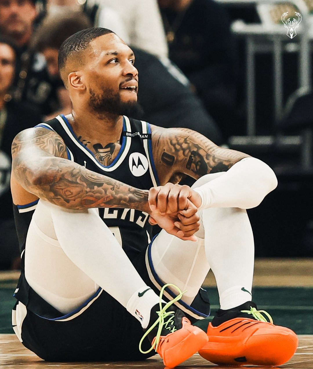 亚博体育-字母哥迎来十赛季出色发挥，老鹰观众热烈欢呼！赛场气氛高涨-亚博体育