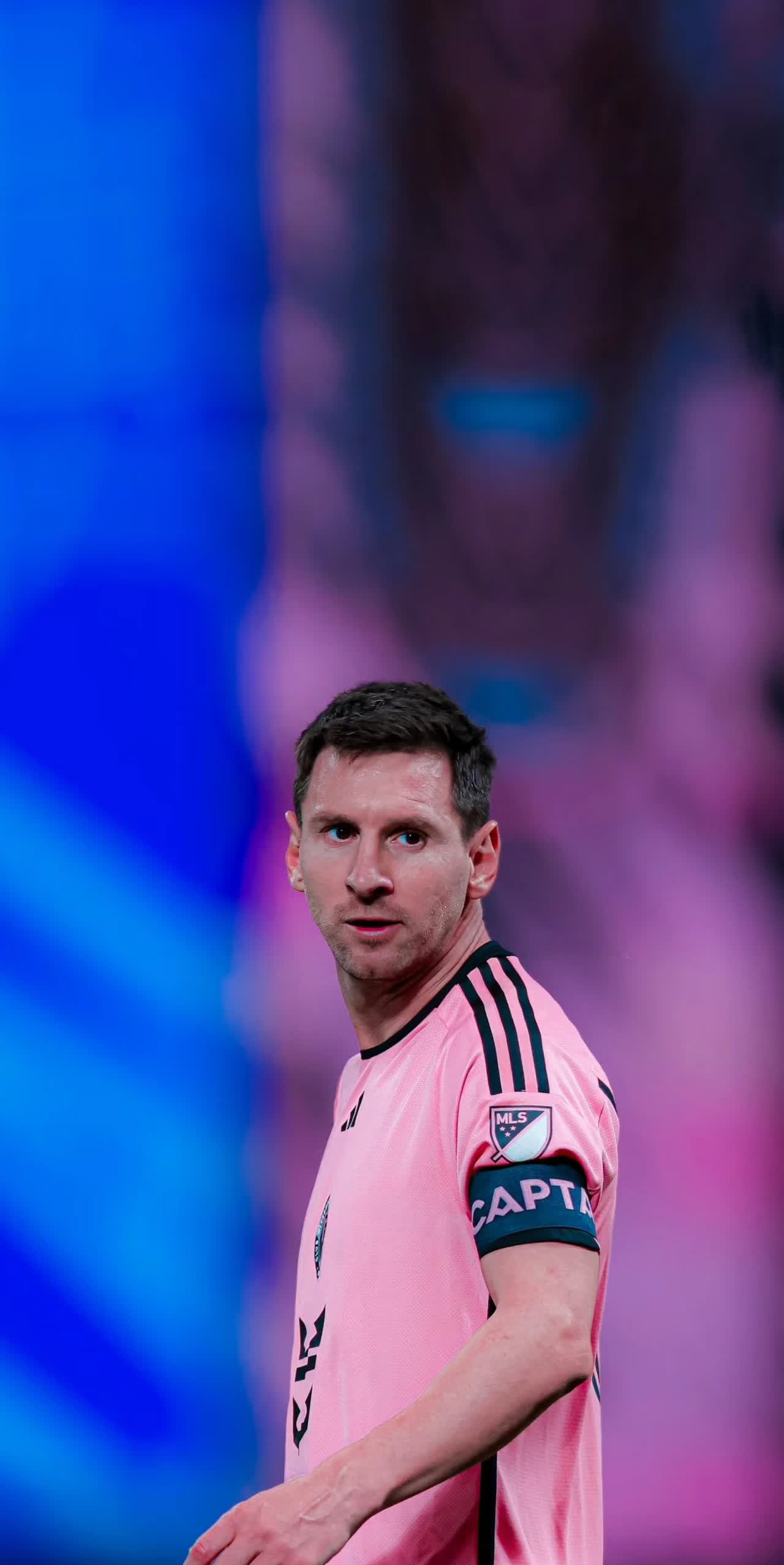 亚博体育-梅西新星最后时刻胜出表现突出，巴黎圣日耳曼前途光明！赛场气氛高涨的简单介绍-亚博体育