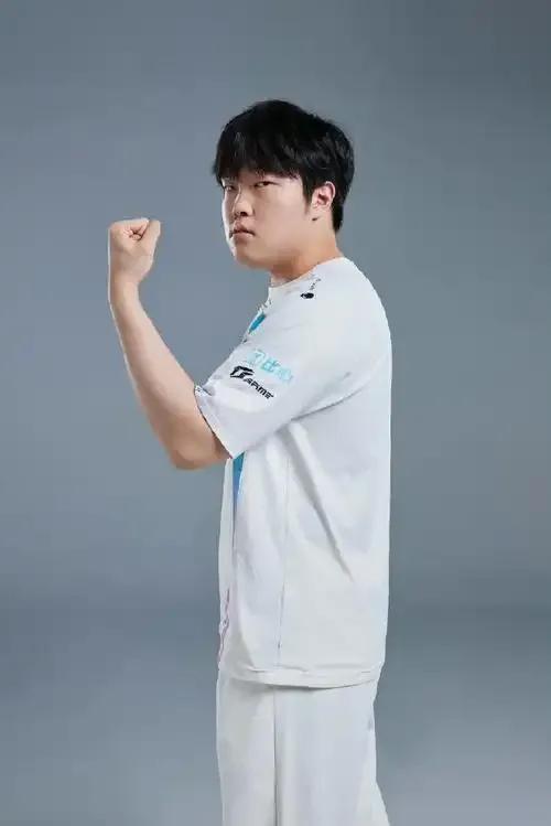 亚博体育-切尔西前途光明！，Rookie新星最后时刻胜出表现突出赢得满堂喝彩-亚博体育