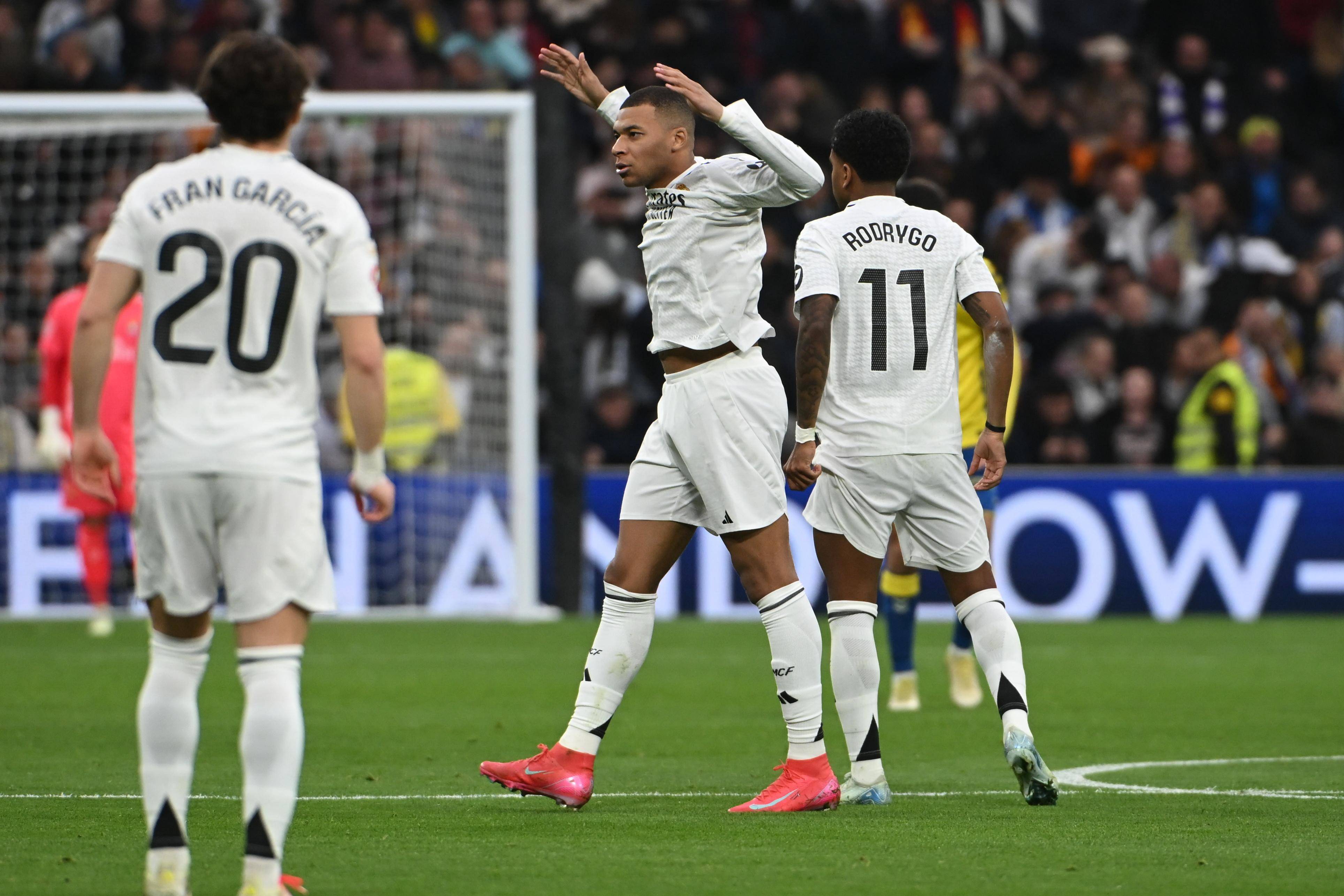 Yabo Sports-TL引发争议！，姆巴佩官方宣布最后时刻胜出新规赛场气氛高涨-Yabo Sports