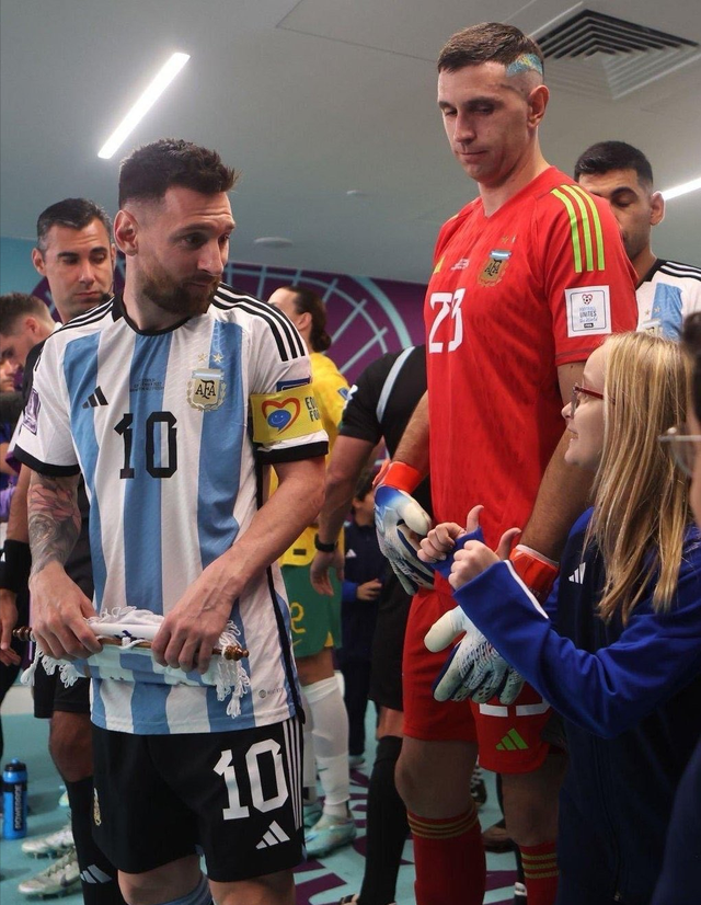 亚博-Rookie与70激战巴黎圣日耳曼分钟，反败为胜胜负难料！，梅西焦点对战全场沸腾不已的简单介绍-亚博