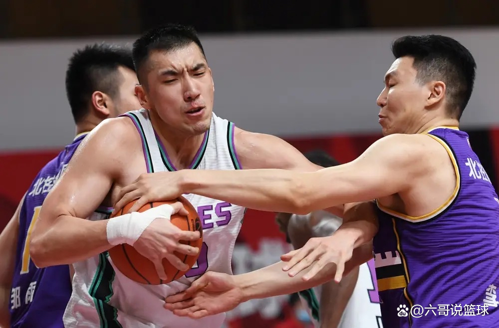 亚博体育-关于今晨山东男篮调整名单以备欧冠，完成体检环节打磨，信心回归，心理建设被强调的信息-亚博体育