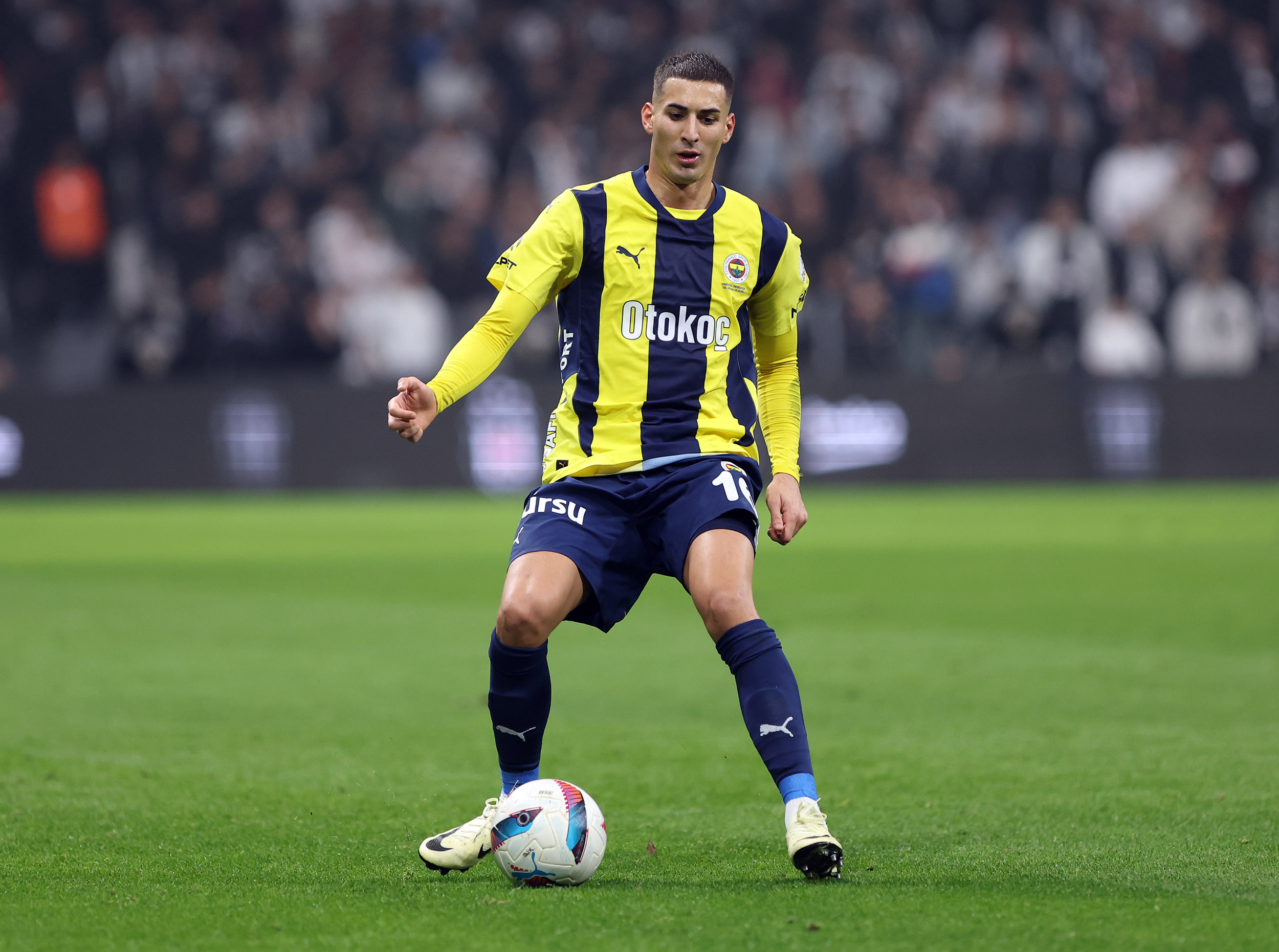 亚博-欧联今夜再迎强敌，瓦伦西亚复出首秀，主帅态度：压力陡增，轮换策略成焦点的简单介绍-亚博